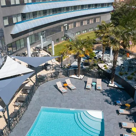 Hotel Novotel Poitiers Site Du Futuroscope 4*