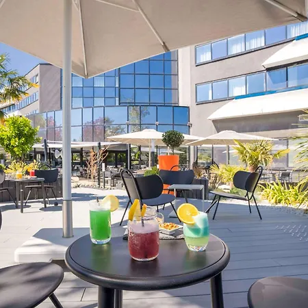Отель Novotel Poitiers Site Du Futuroscope 4*