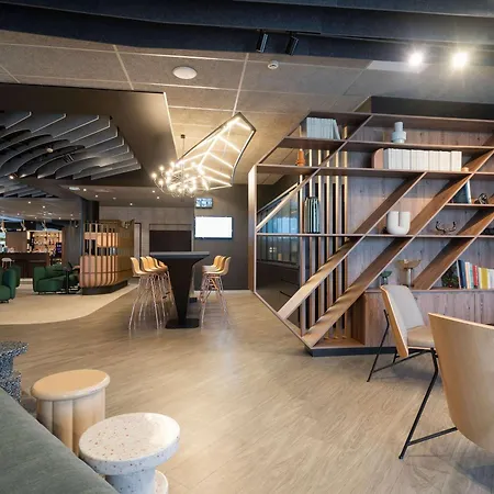 Novotel Poitiers Site Du Futuroscope Отель 4*