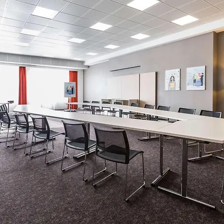 Novotel Poitiers Site Du Futuroscope 4*