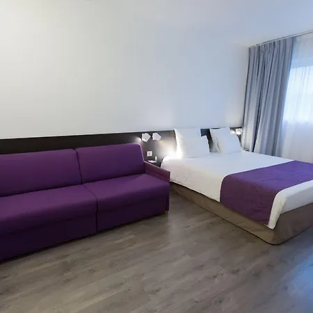 Отель Novotel Poitiers Site Du Futuroscope