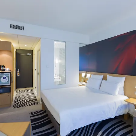 Novotel Poitiers Site Du Futuroscope 4*