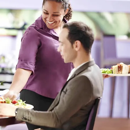 Hotel Novotel Poitiers Site Du Futuroscope 4*