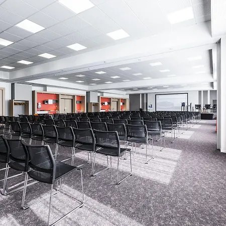 Novotel Poitiers Site Du Futuroscope Hotel 4*