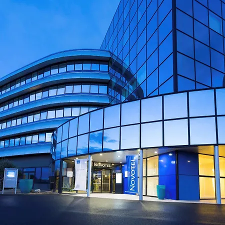 Отель Novotel Poitiers Site Du Futuroscope 4*