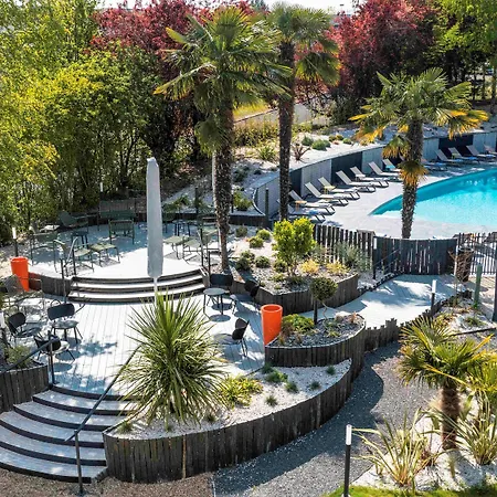 Отель Novotel Poitiers Site Du Futuroscope 4*