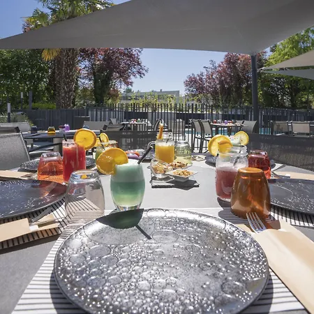 Novotel Poitiers Site Du Futuroscope Hotel Chasseneuil-du-Poitou