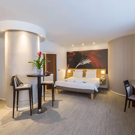 Novotel Poitiers Site Du Futuroscope Hotel 4*