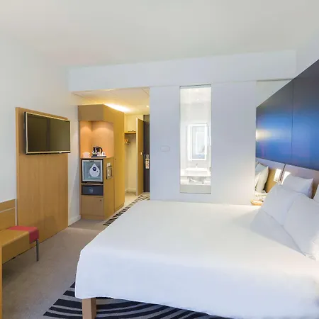 Novotel Poitiers Site Du Futuroscope Отель