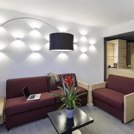 Novotel Poitiers Site Du Futuroscope Hotel 4*