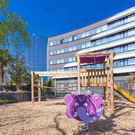 Novotel Poitiers Site Du Futuroscope Hotel 4*