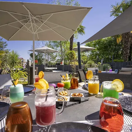 Novotel Poitiers Site Du Futuroscope Hotel 4*