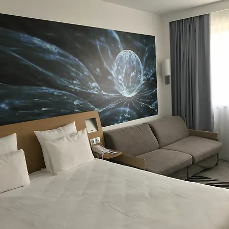 Hotel Novotel Poitiers Site Du Futuroscope 4*
