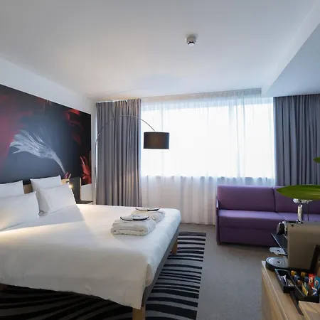 Novotel Poitiers Site Du Futuroscope 4*